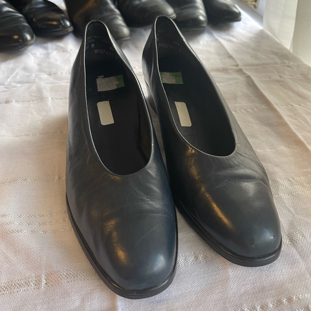 Munro Navy Blue Block Heeled Pumps 11 - Picture 4 of 13